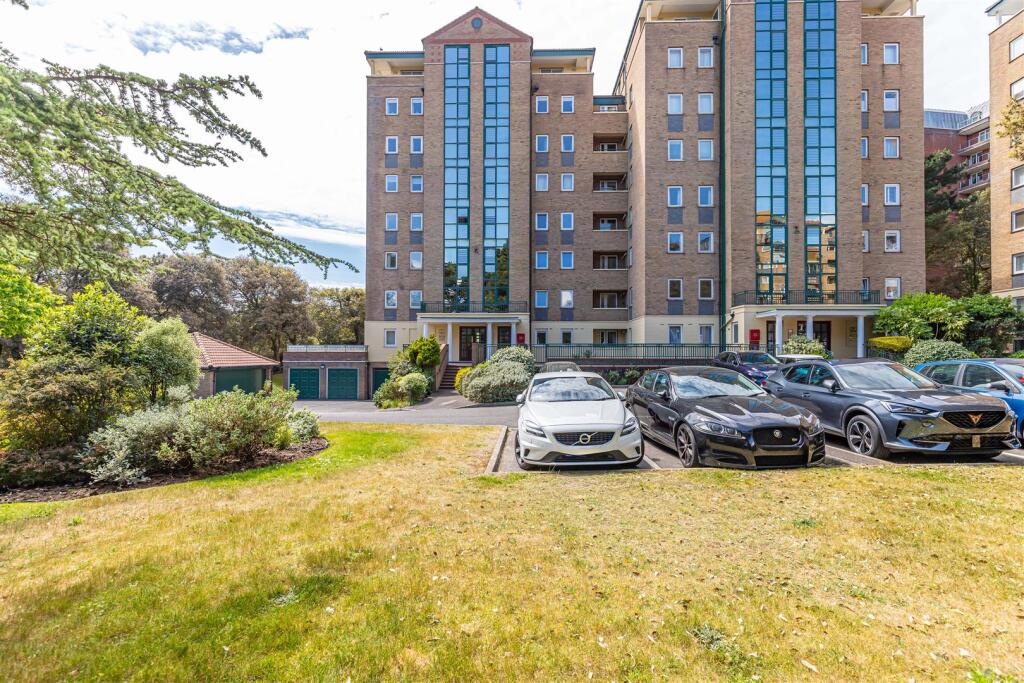 Additional image 4 of Immaculate, 2 bed in Block 'D', Keverstone Court,