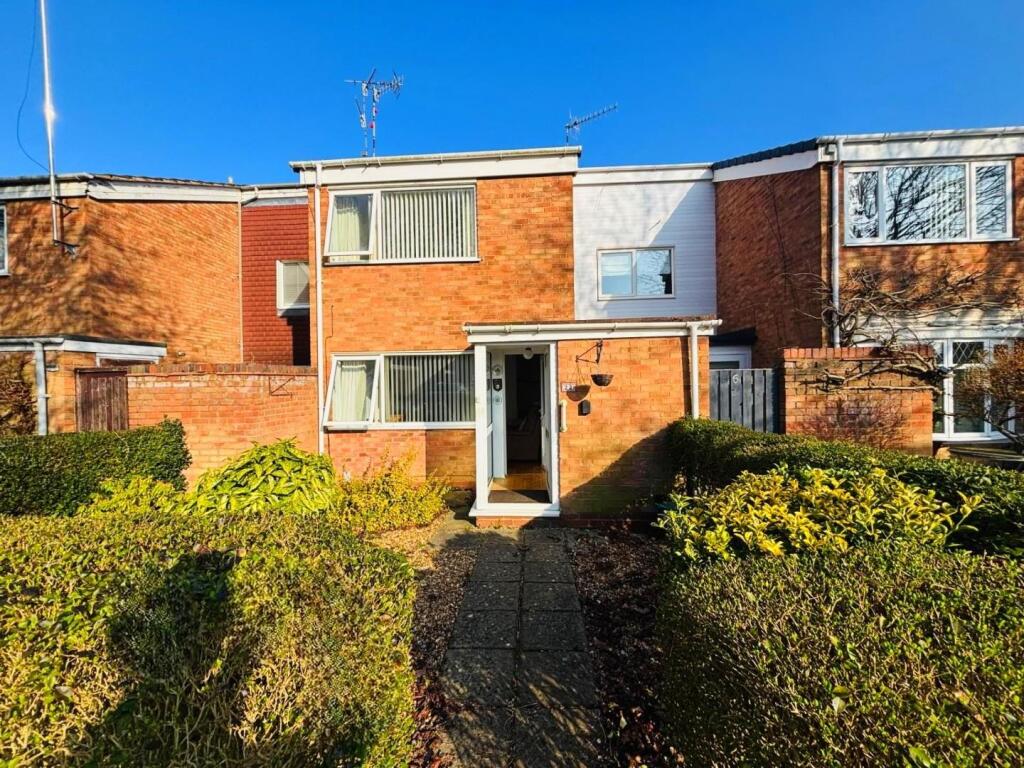 Main image of property: Kettlewell Close, Warwick