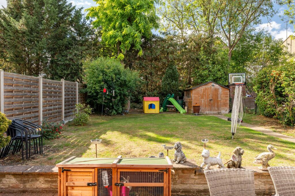 Evergreen Road, Ware, SG12 photo 4