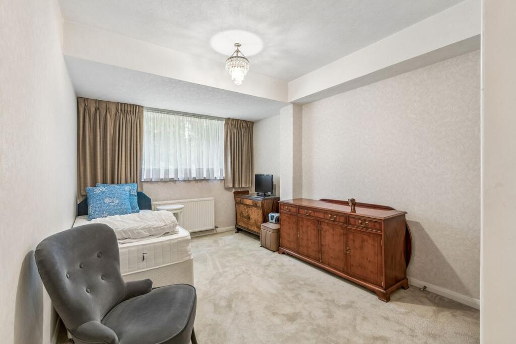 Apartment in Harrow - More