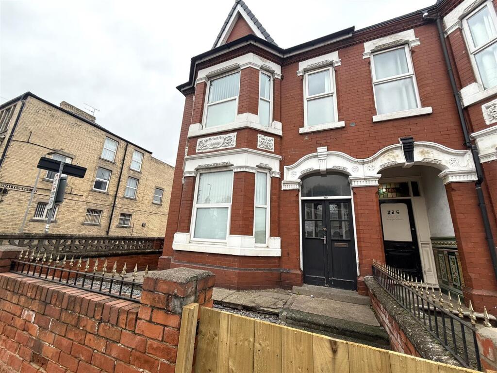 Main image of property: Holderness Road, Hull