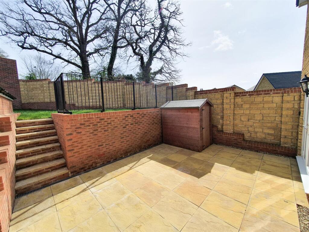 Clark Drive, Chippenham photo 2