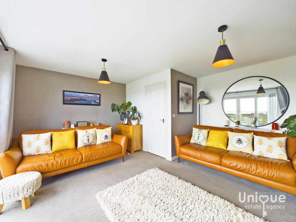 Windward Avenue,  Fleetwood, FY7 photo 4