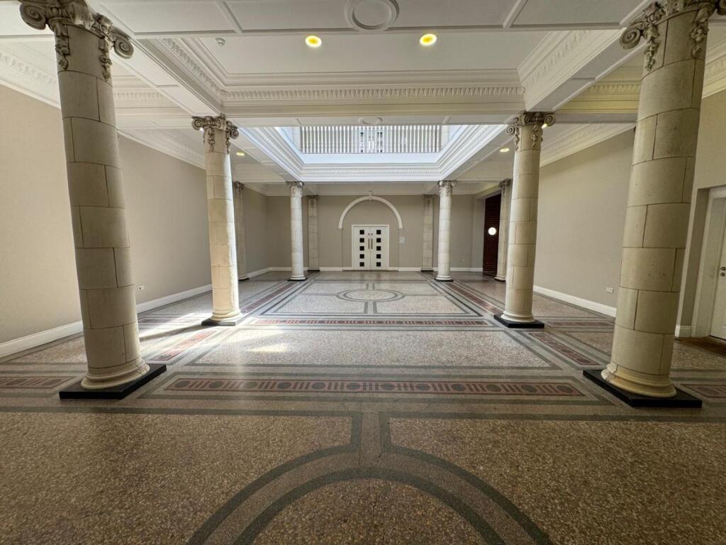 Apartment in Sandwell, West Midlands - View 2