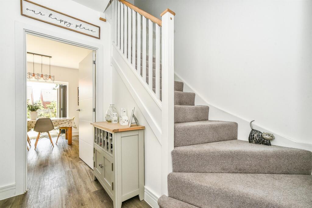 Prince Drive, Shrivenham, Swindon photo 4
