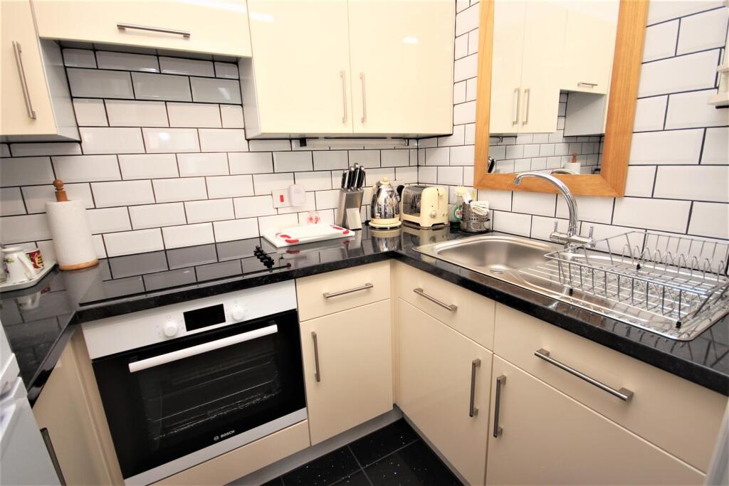 Pondsyde Court, Sutton Drove, Seaford photo 5