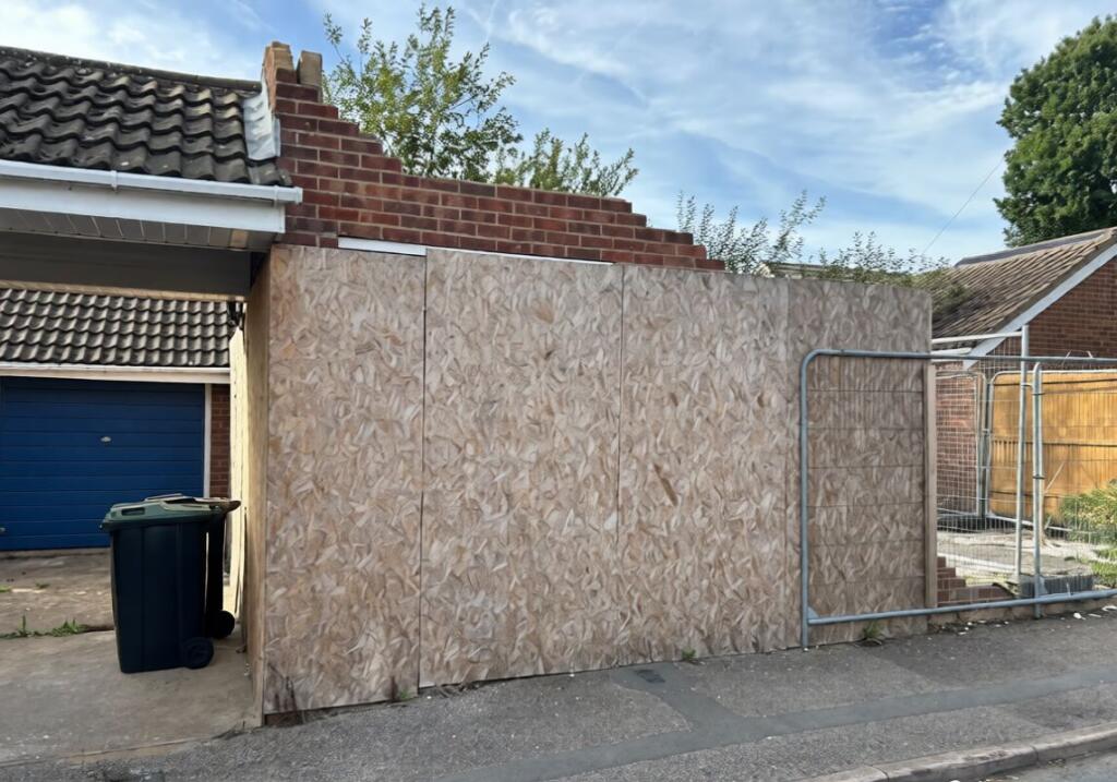 Main image of property: 25 Spencer Close, Stansted, Essex, CM24 8AN