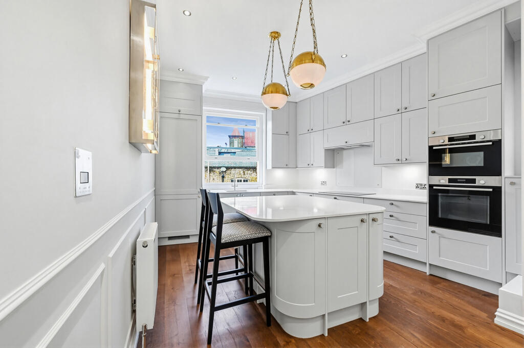 Main image of property: Kings Road, SW10