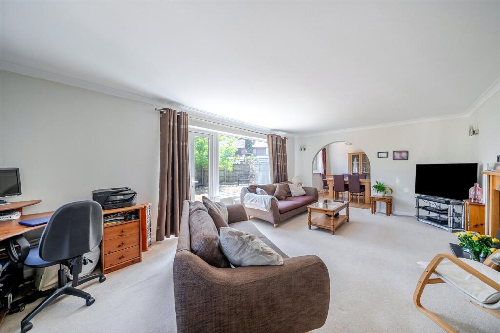 House in Guildford, Send - View 5