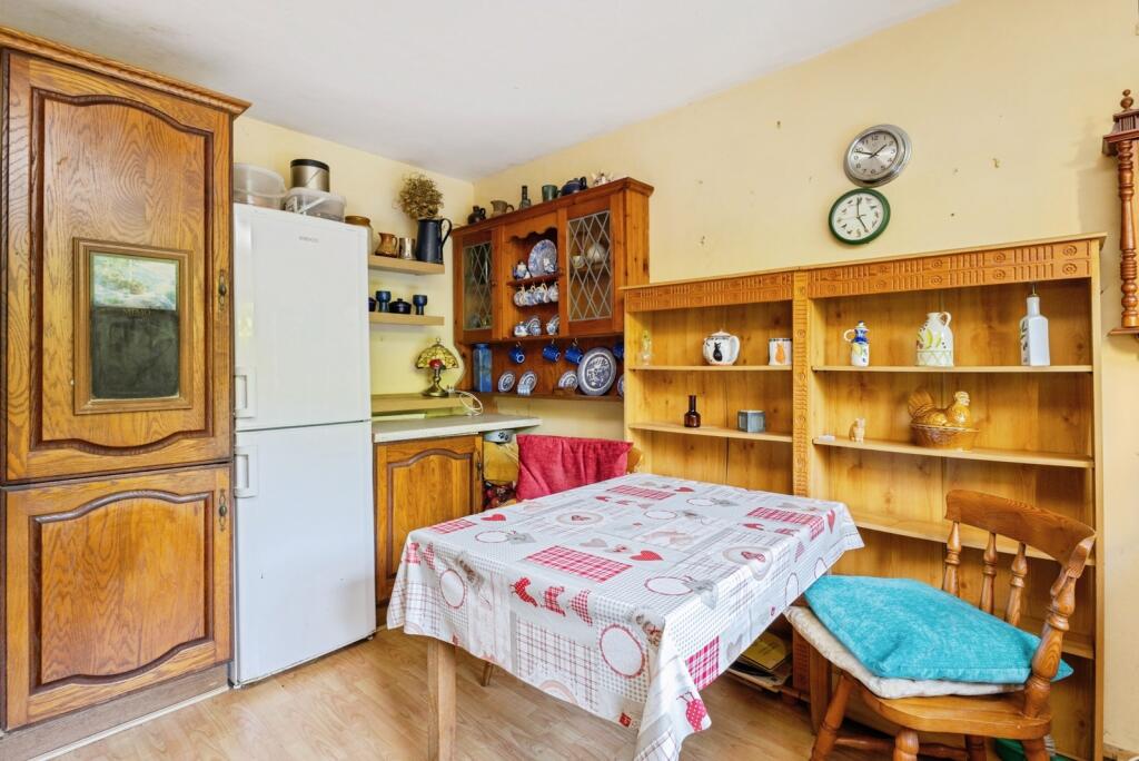 Apartment in Torquay - More