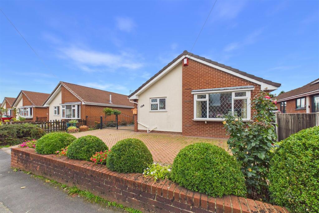 Byrds Lane, Uttoxeter, Staffordshire photo 2