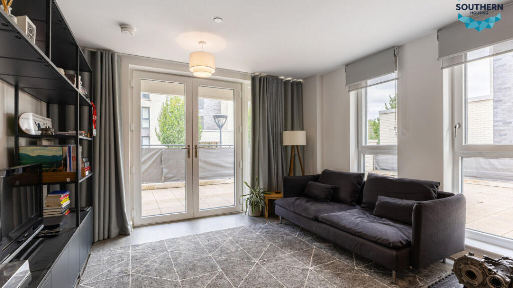 Apartment in Kingston upon Thames - View 2