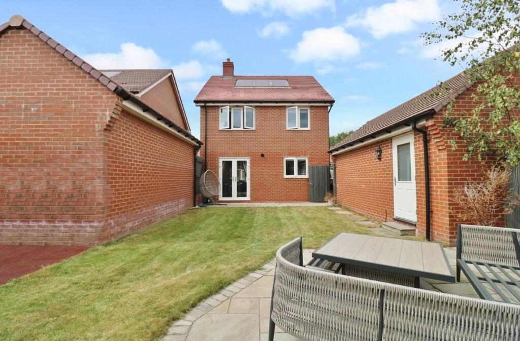 Appleby Drive, Botley, SO32 photo 4