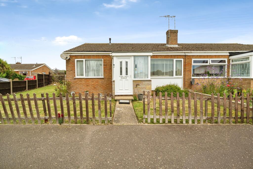 Main image of property: Lloyds Avenue, Lowestoft, NR33