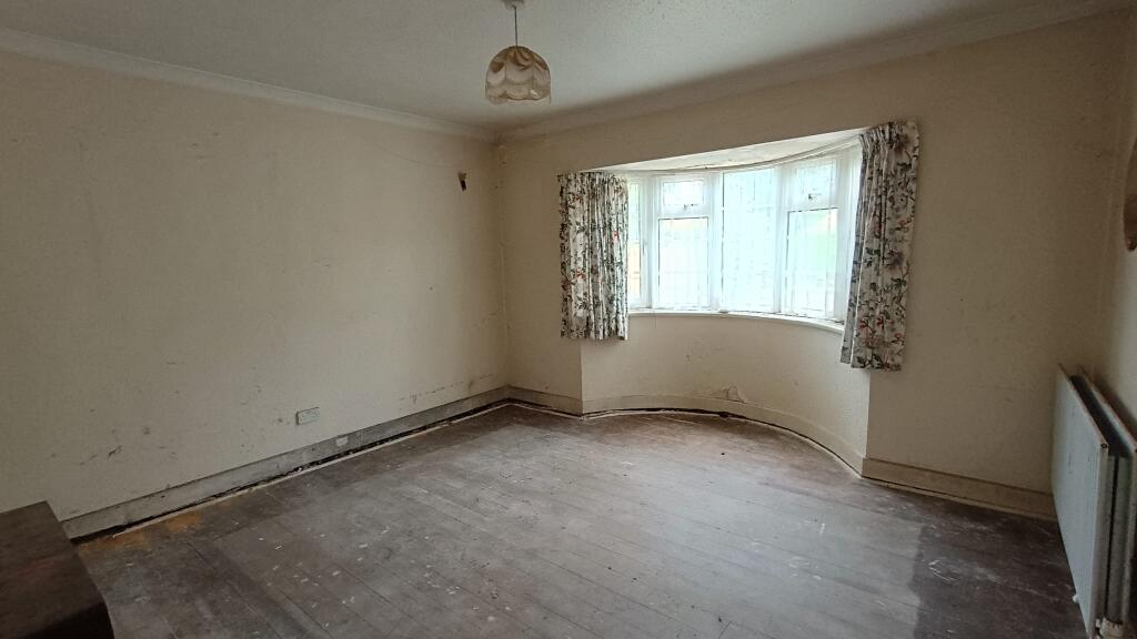 16 Knowle Road, Sheringham, Norfolk NR26 8PX photo 2