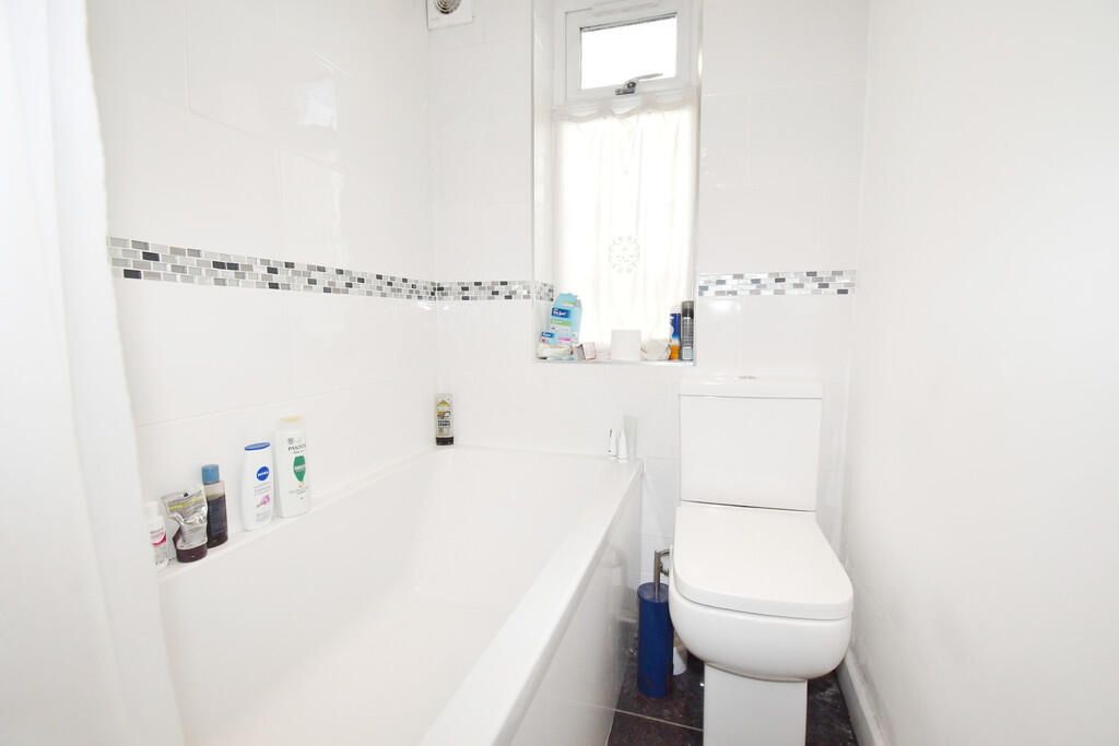 181b Albany Road photo 4