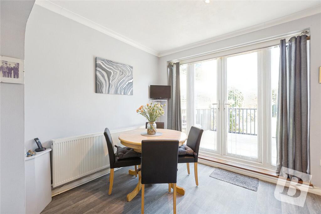 Philip Avenue, Romford, RM7 photo 3