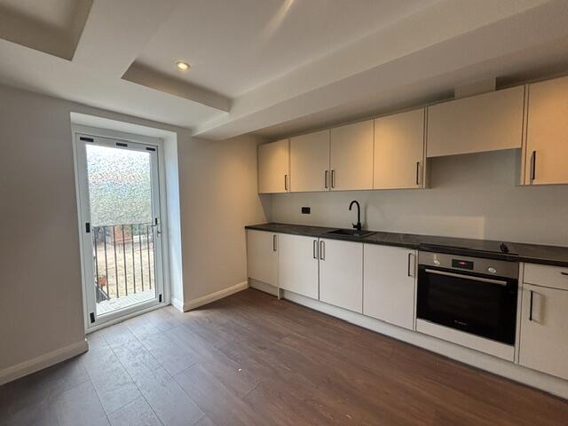 Apartment in Swindon - View 4
