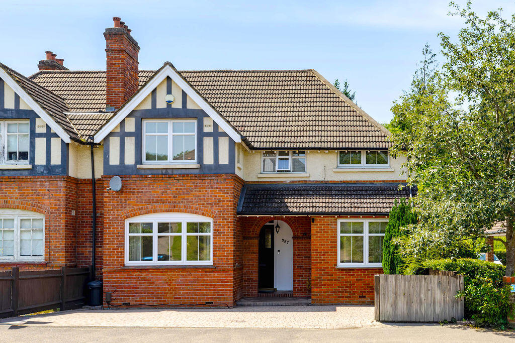 Main image of property: Croydon Road, Caterham