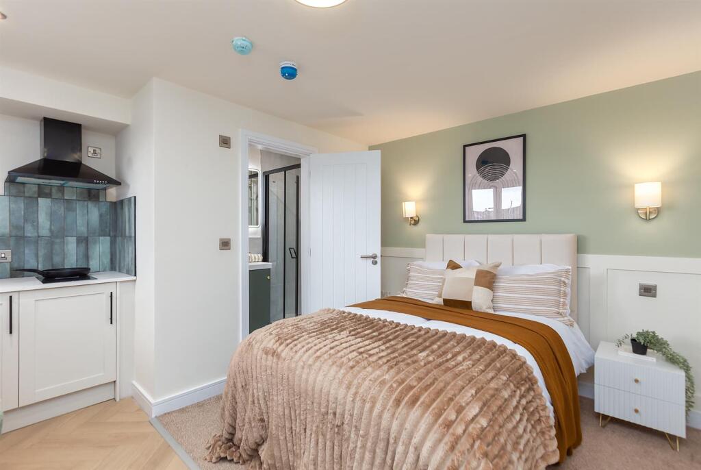 Apartment in Warrington, Bank Quay, Bewsey - View 2