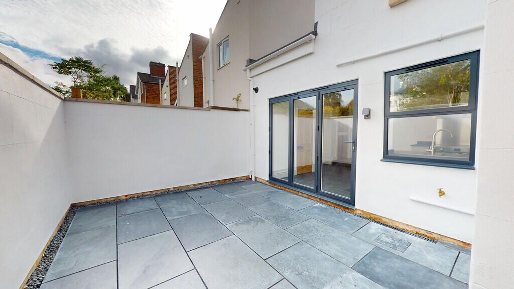 House in Cheltenham, Ewens Farm, Fairview - View 5