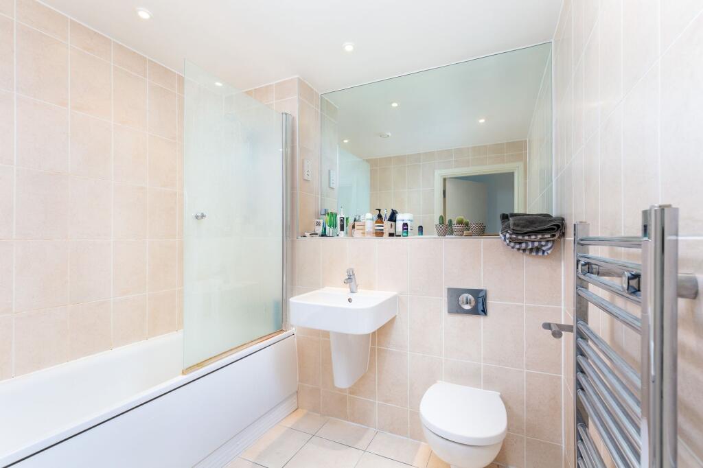 Apartment in London - View 5