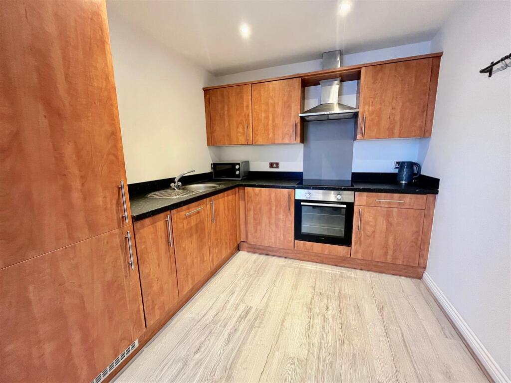 Apartment in Newcastle upon Tyne - View 4