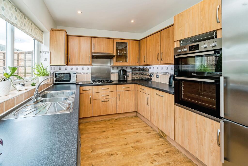 House in Slough - View 2