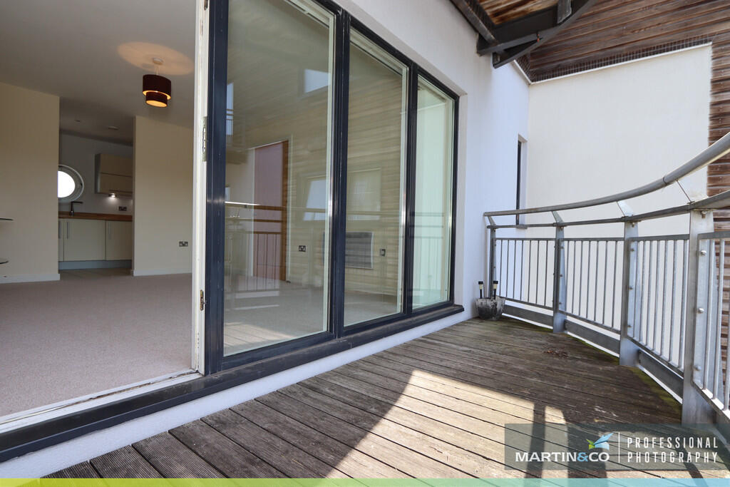 Apartment in Cardiff - More