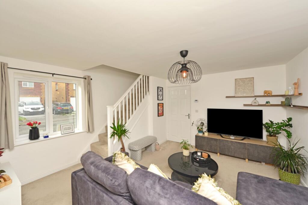 St. Lukes Vale, Tyersal, Bradford, BD4 photo 2