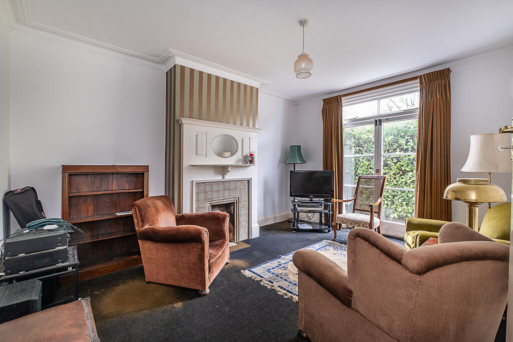 House in Twickenham - View 3