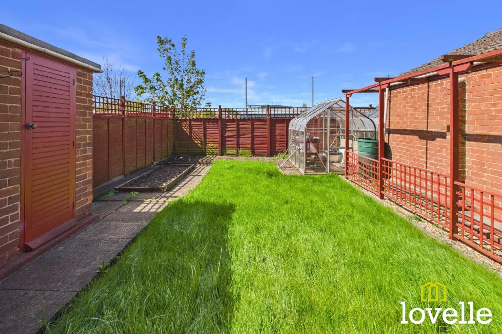 House in Hull - View 4