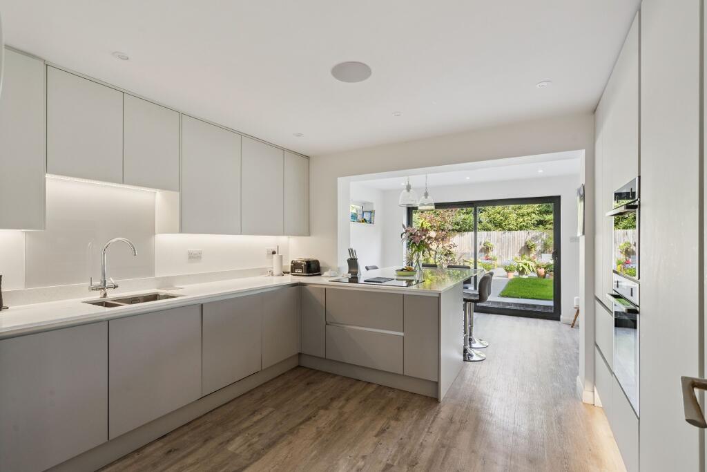 House in Hyde Heath, Little Missenden - View 4