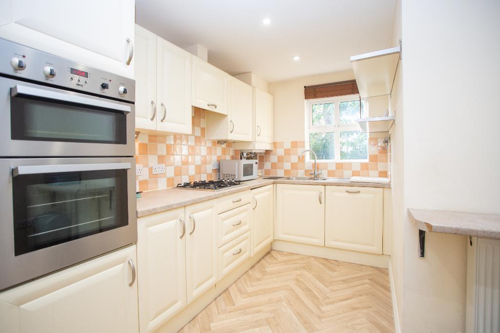 Apartment in Tonbridge - View 2