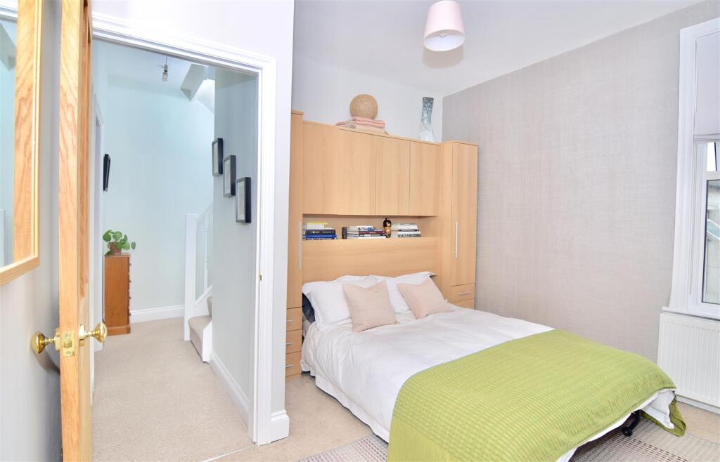 Apartment in London, Plashet - View 5