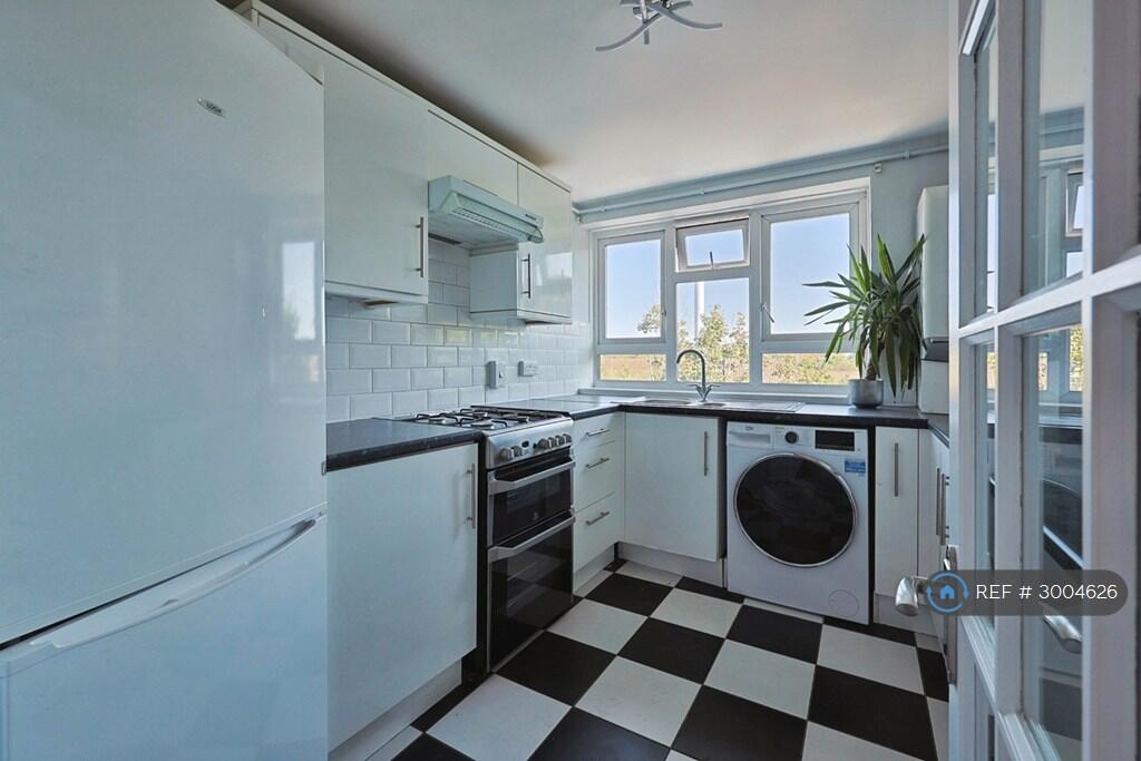 Apartment in London - More