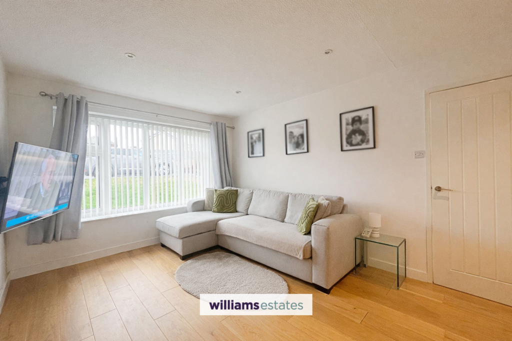 Bishops Walk, St. Asaph, LL17 photo 2