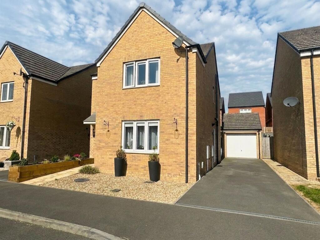 Main image of property: Green Crescent, Desborough, NN14