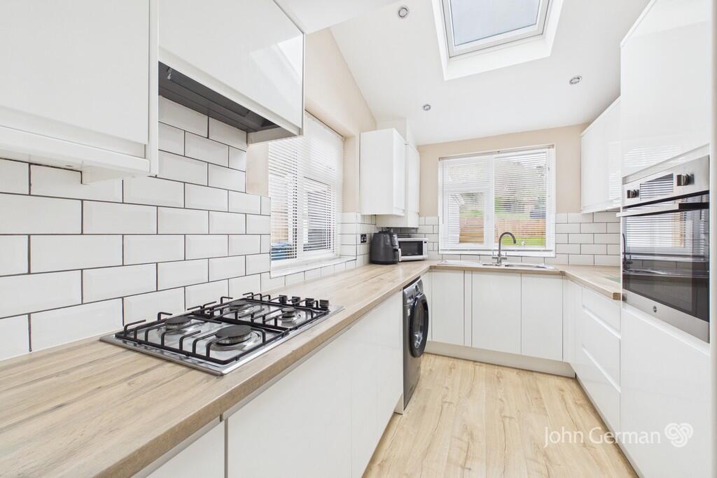 Roulstone Crescent, East Leake photo 4