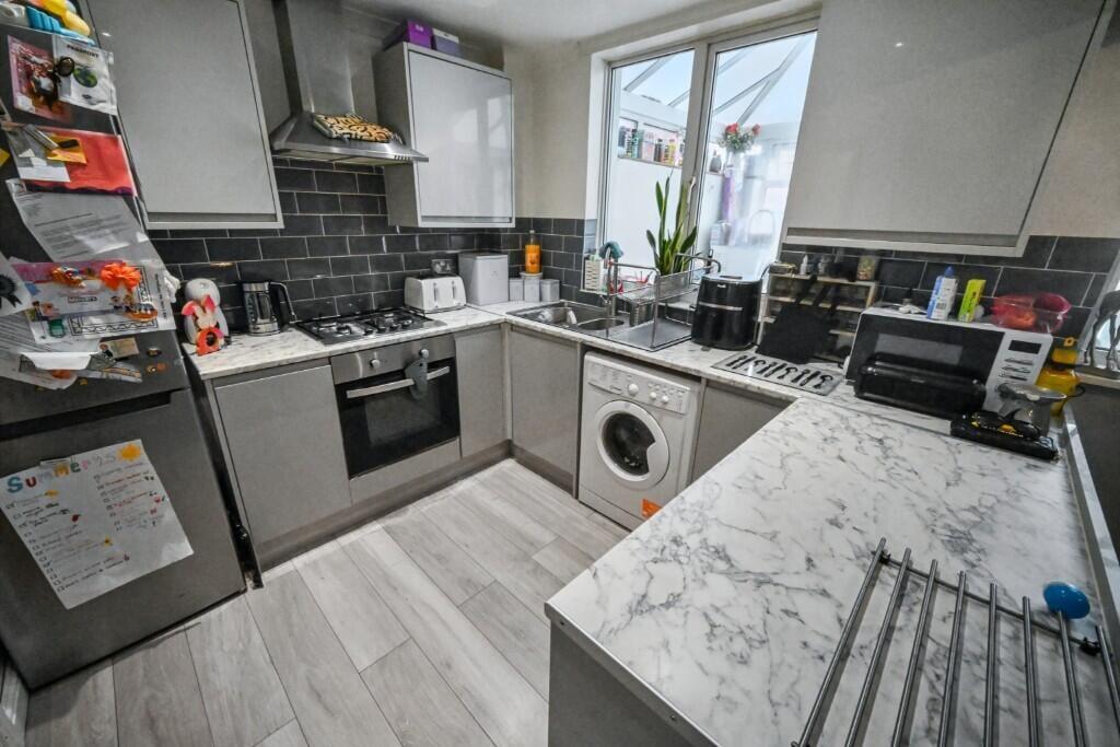 Barnwood Road, Wolverhampton, WV8 photo 4