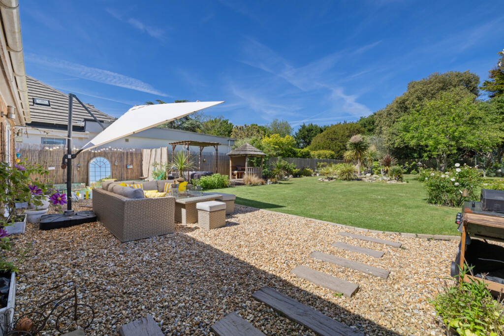 House in Arun, Aldwick - More