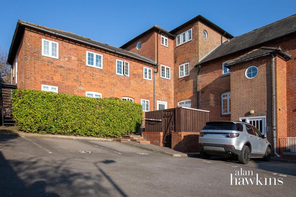 Main image of property: The Maltings, Royal Wootton Bassett