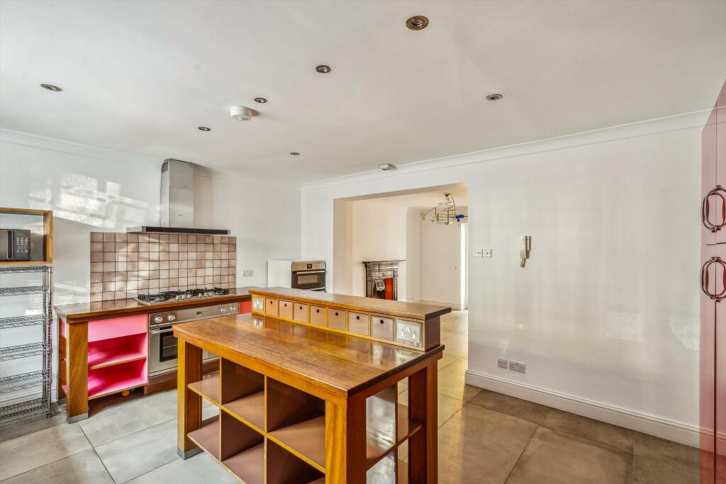 4 bedroom terraced house for rent