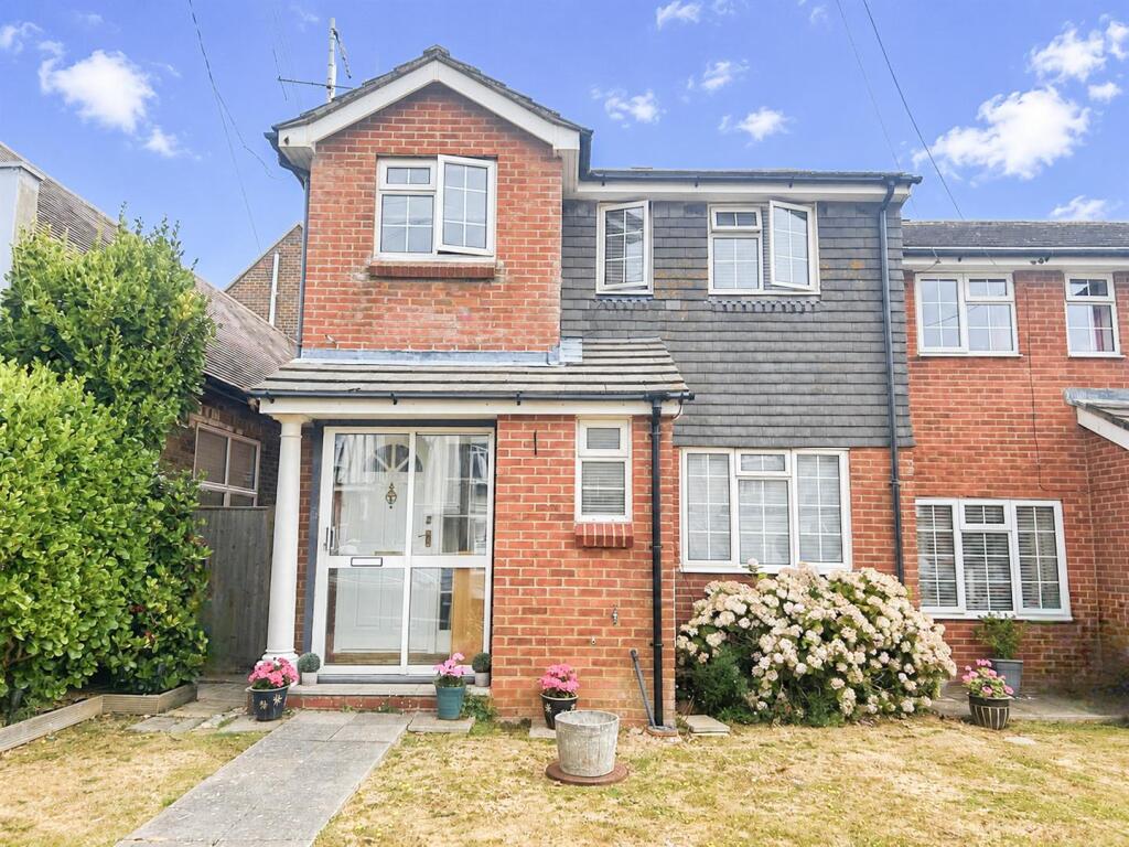 Main image of property: Middlesex Road, Bexhill On Sea, TN40 1LP