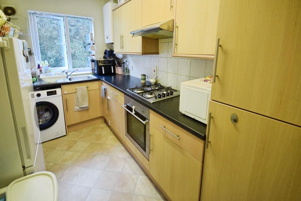 Apartment in Stoke-on-Trent - View 4