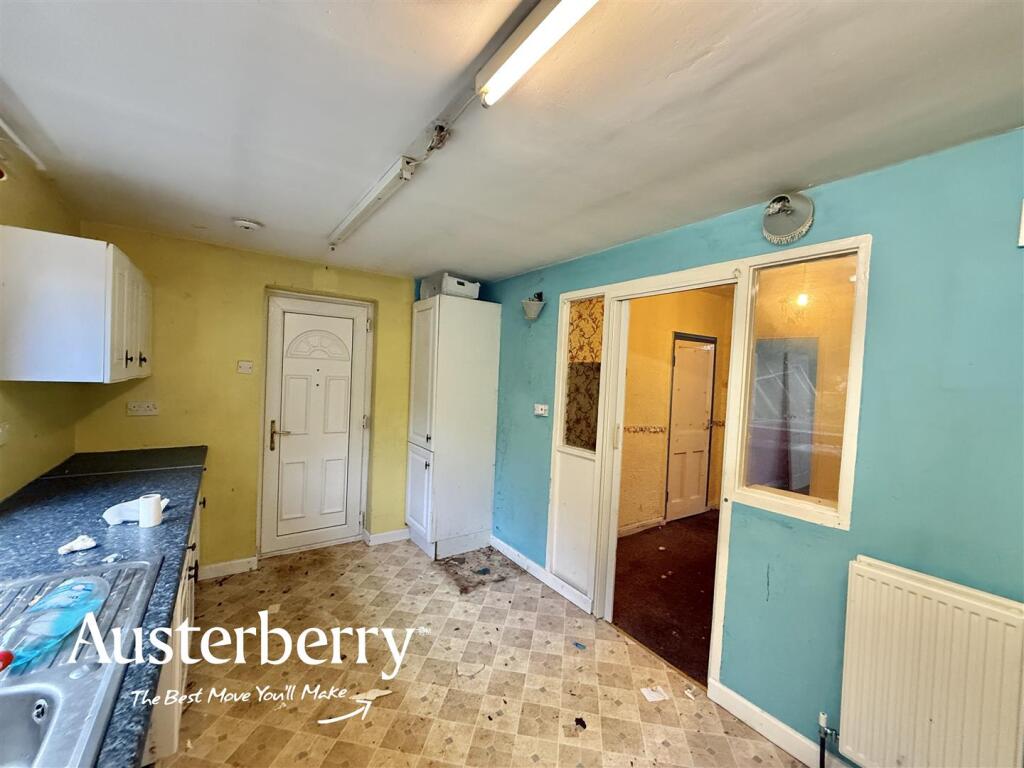House in Newcastle-under-Lyme, Porthill - View 4