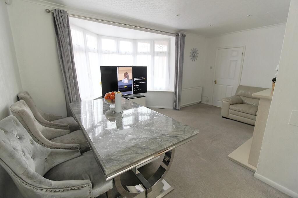 Rosemead Drive, Oadby, LE2 photo 3