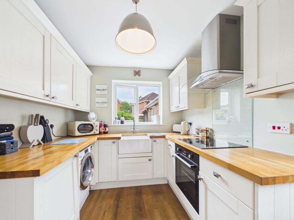 Maple Tree Avenue, Barlby, YO8 photo 4