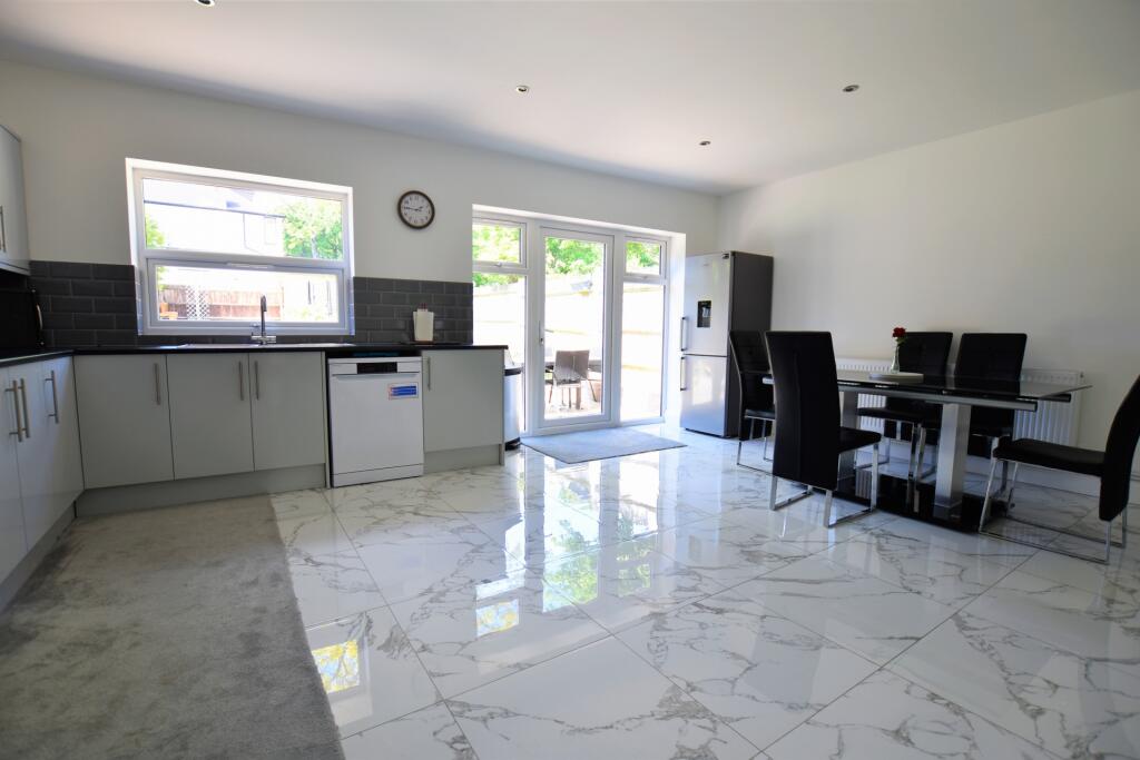 House in London - View 2