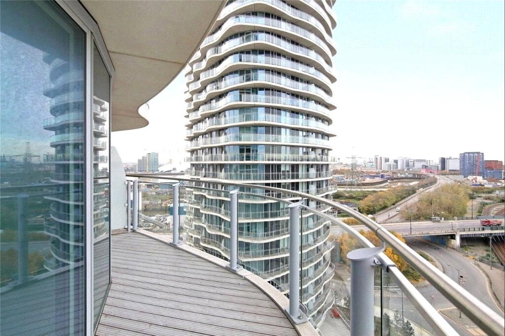 Hoola, 3 Tidal Basin Road, London, E16 photo 4